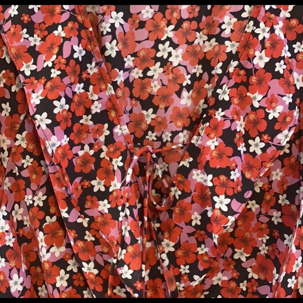 Vici floral dress 🌸 - Picture 5 of 5